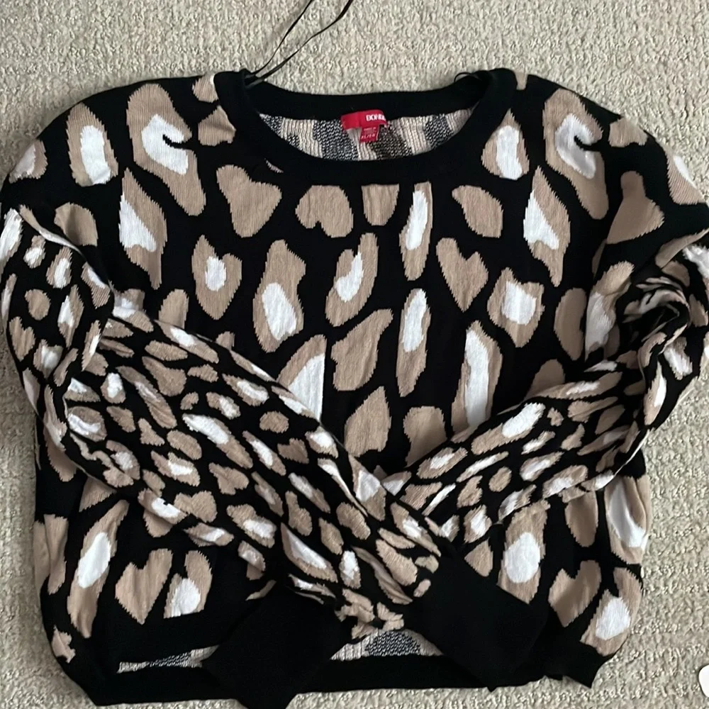 Brand:Bongo Size:XL Colors: tan,black and white - Picture 2 of 4